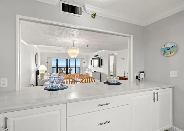 Reflections On The Gulf #503 Beachfront With Pool And Hot Tub Clearwater Beach